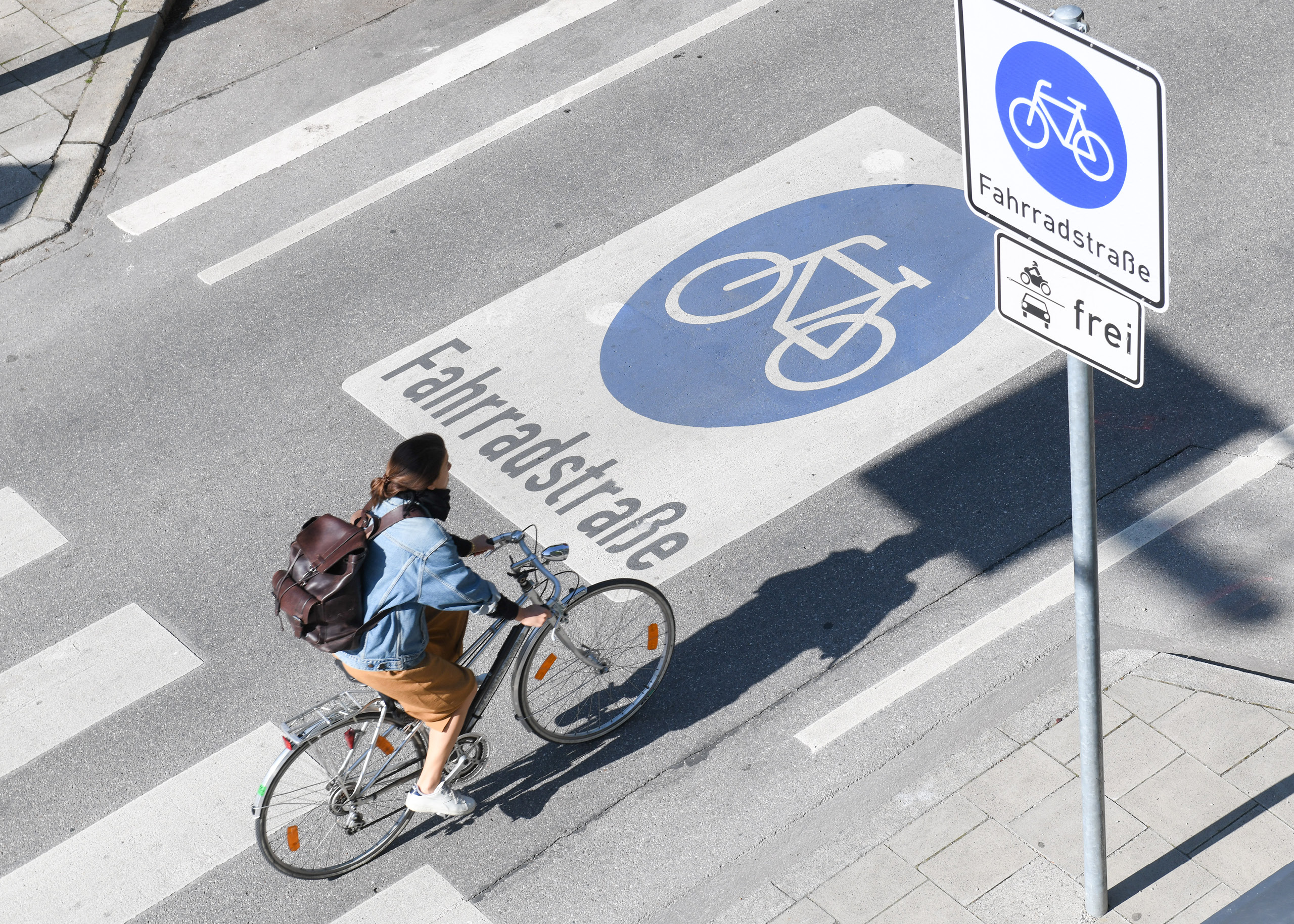 Unterwegs auf Wegen und Straßen