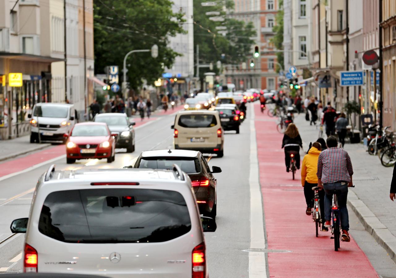 Radverkehrsanlagen in der Fraunhoferstraße bleiben bestehen