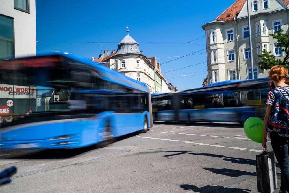 Beschleunigungsmaßnahmen: Freie Fahrt für Tram und Bus