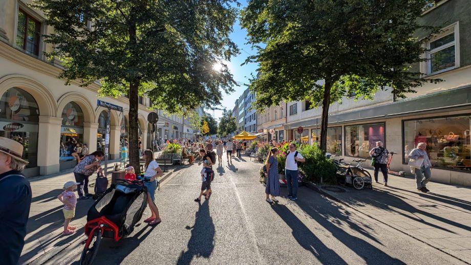 Die Weißenburger Straße wird für ein Jahr zur Fußgängerzone