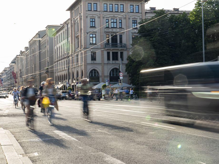 Münchner Verkehr 2023: Trend zu Bus, Bahn und Fahrrad hält an