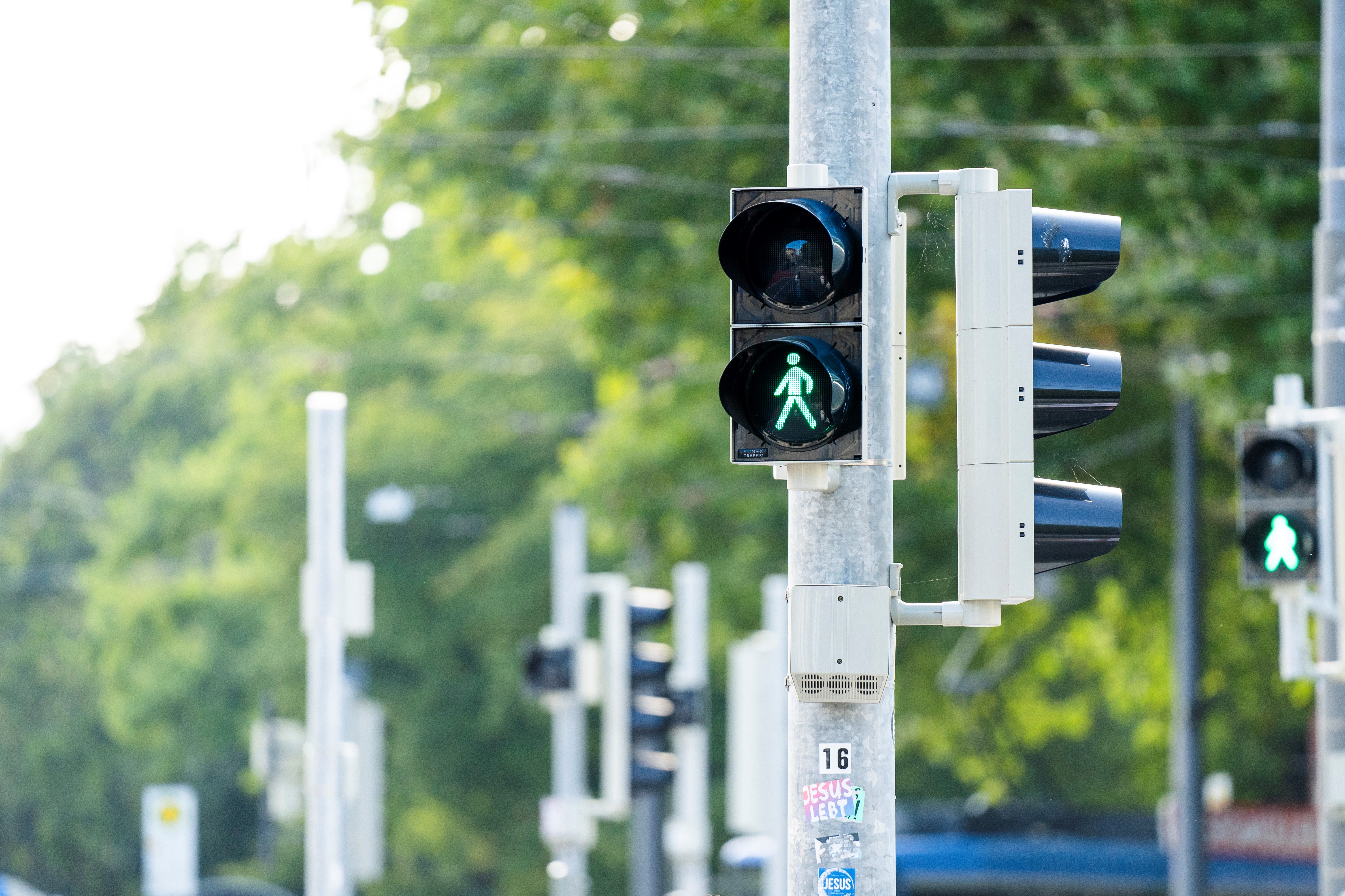Pilotprojekt: Bedarfsgerechte Grünzeitverlängerung für Fußgänger*innen