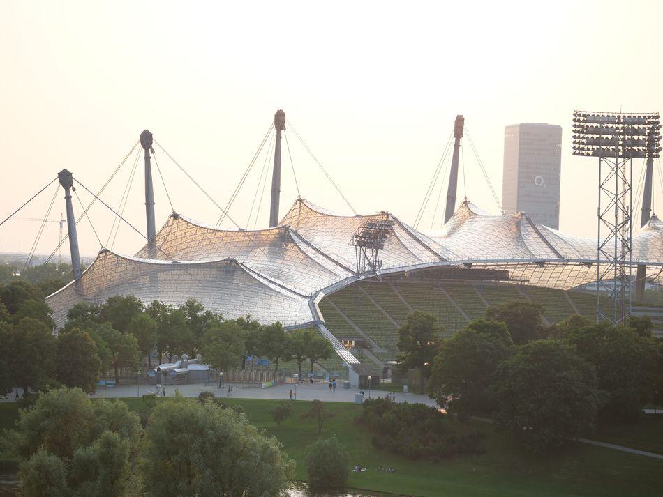 Sommer im Olympiapark: Abstellflächen für E-Tretroller ausgeweitet