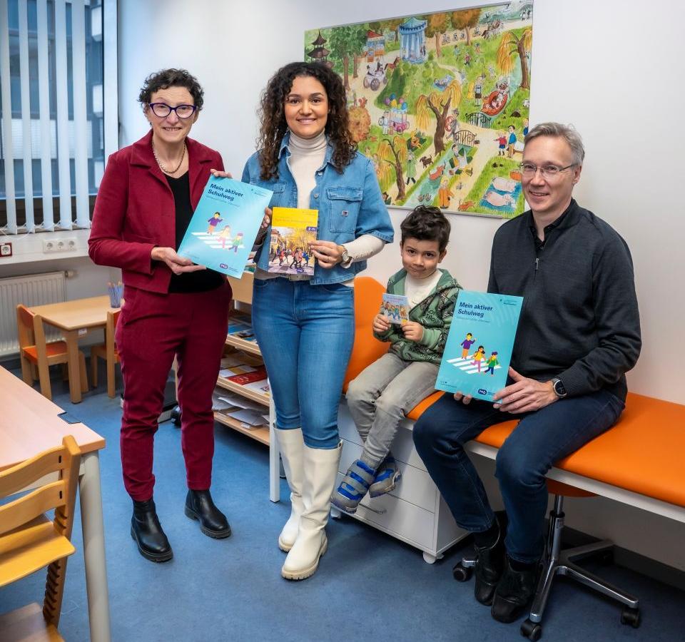 „Mein aktiver Schulweg“: Neue Infomappe für Grundschulkinder