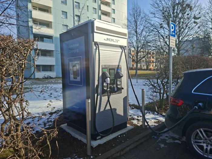 foto-8-schnelllader-klein-lhmmor-140118