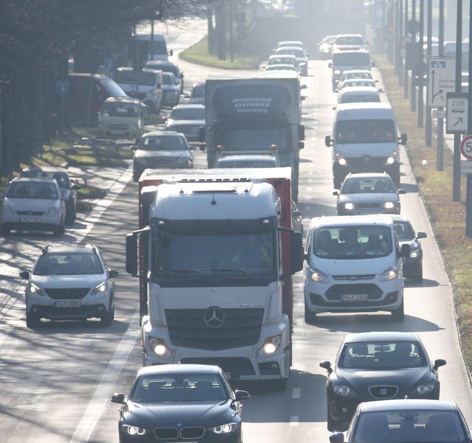 Straßenbrücke Landshuter Allee: Freigabe aller Spuren
