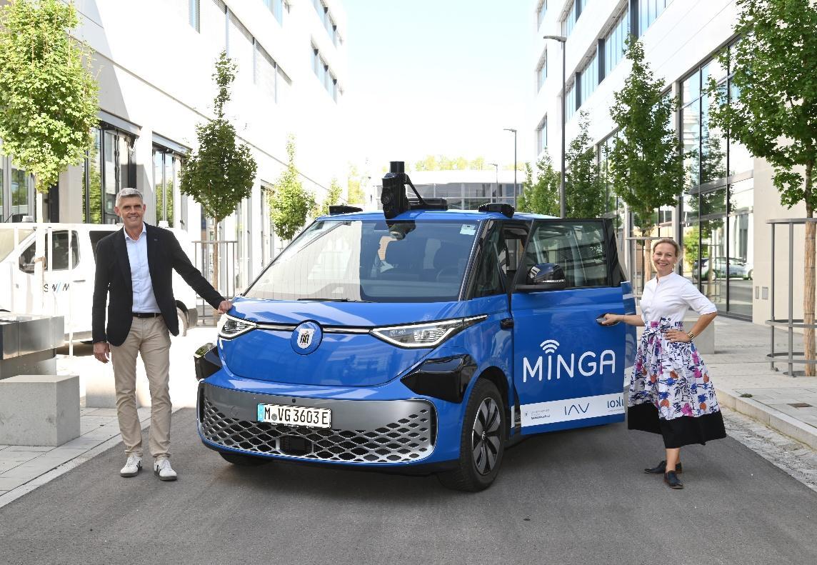 MINGA: Start des Testbetriebs für autonome On-Demand-Fahrzeuge