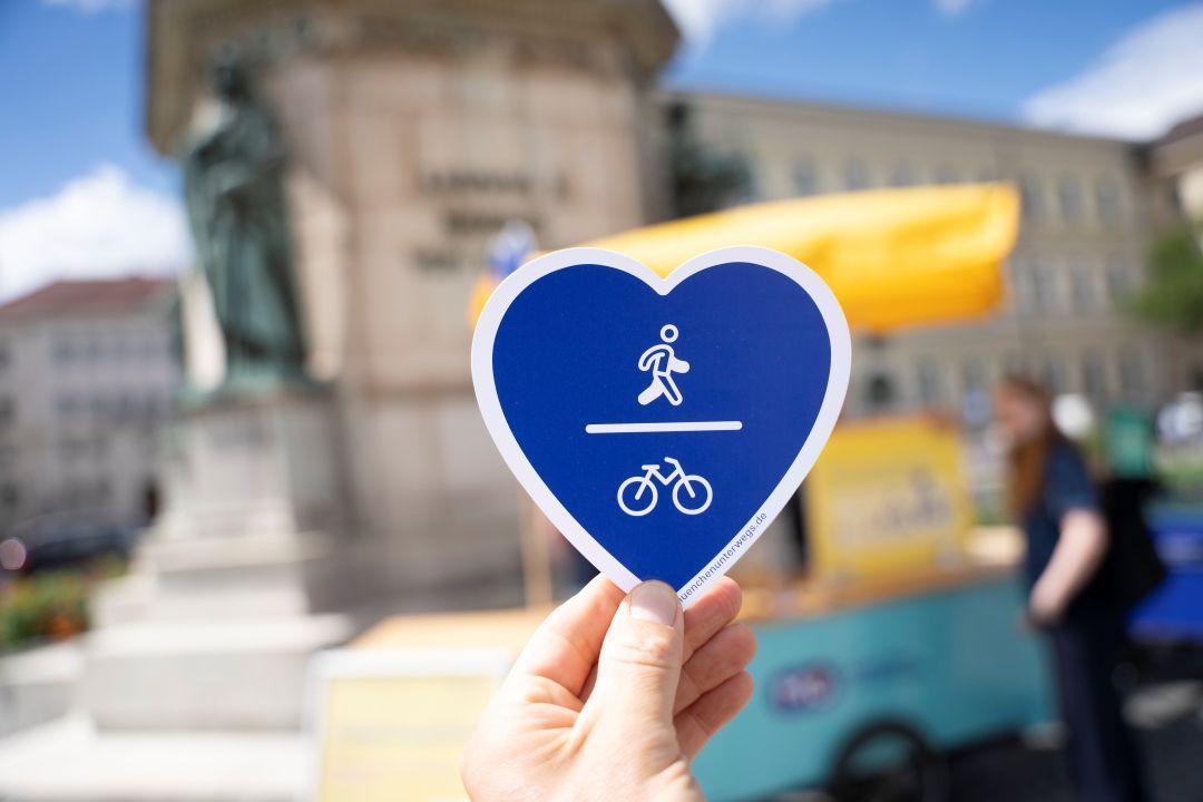 Kampagne „Miteinander unterwegs mit Herz“ an der Isar