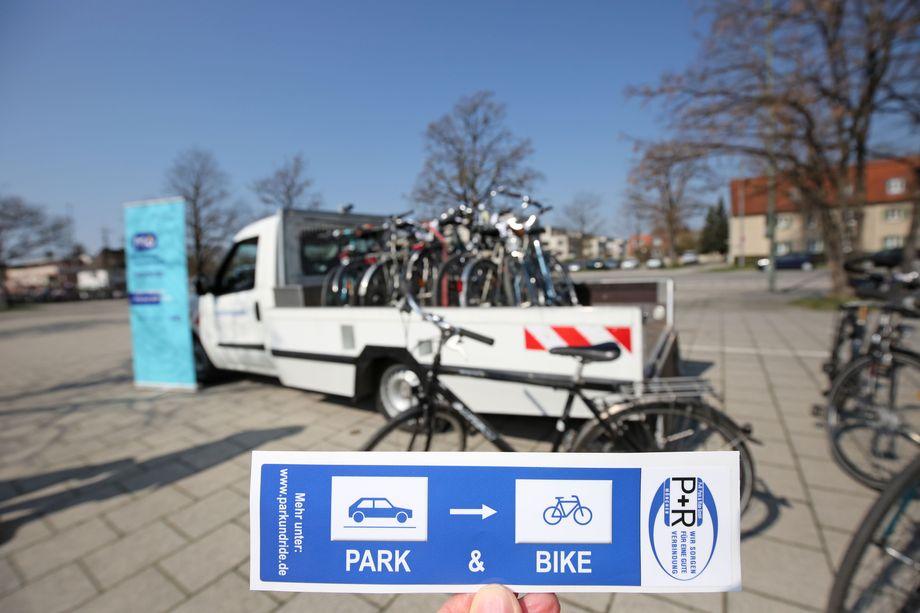 Startschuss für „Park+Bike“ auf der P+R-Anlage Michaelibad